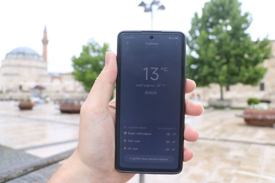 Dünyada sıcaklık rekoru kırılırken Türkiye'deki o kentte hava 13 dereceye düştü! Temmuzda kışlık kıyafetlerle dolaştılar 4